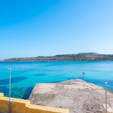 Sunny House With Jacuzzi - Steps From The Sea! St. Paul's Bay