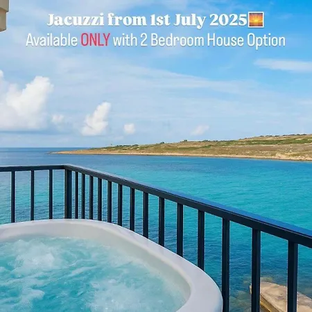 Sunny House With Jacuzzi - Steps From The Sea! Casa de Férias *