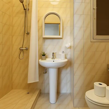 別荘 Sunny House With Jacuzzi - Steps From The Sea! セント・ポールズ・ベイ
