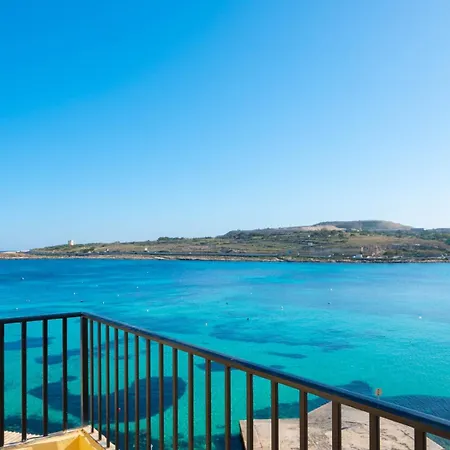 Sunny House With Jacuzzi - Steps From The Sea! Holiday home