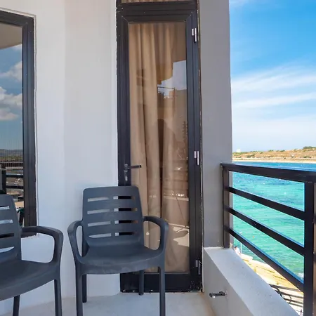 Sunny House - Steps From The Sea! * St. Paul's Bay