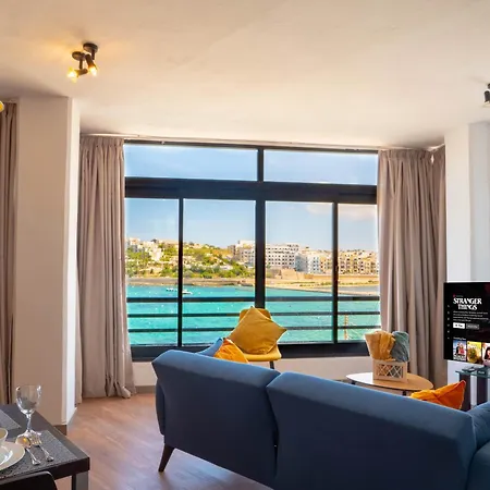Holiday home Sunny House With Jacuzzi - Steps From The Sea! *