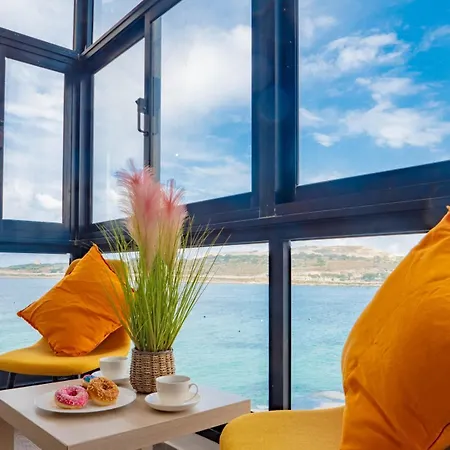 Sunny House With Jacuzzi - Steps From The Sea! St Paul's Bay